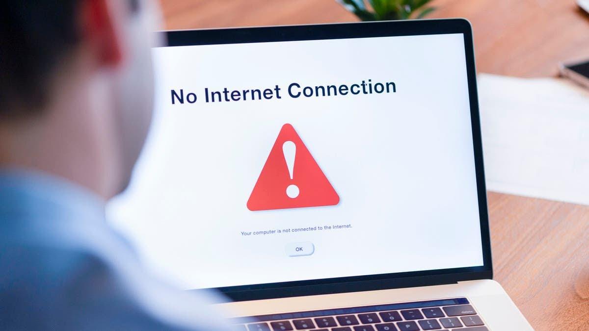 عطل عالمي في الإنترنت يشلّ مطارات وشركات كبرى
