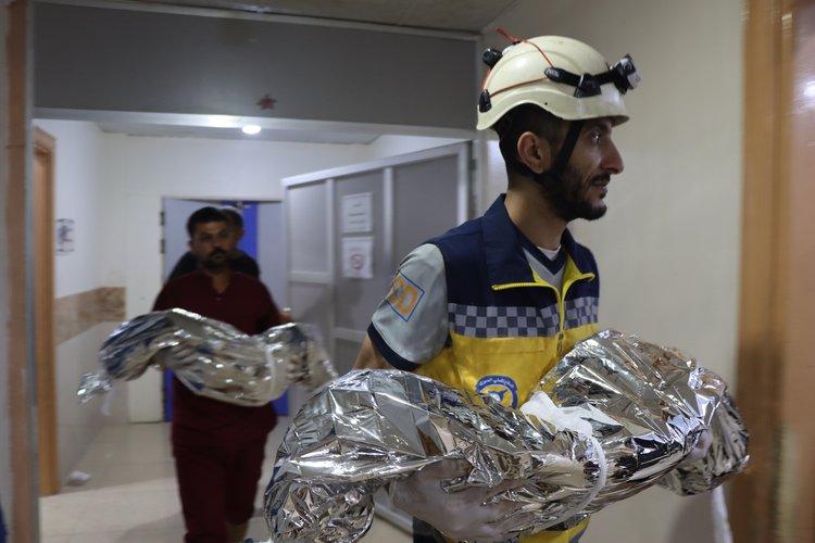 حلب.. قوات النظام السوري تستهدف سيارة مدنية بصاروخ موجَّه وتقتل طفلين