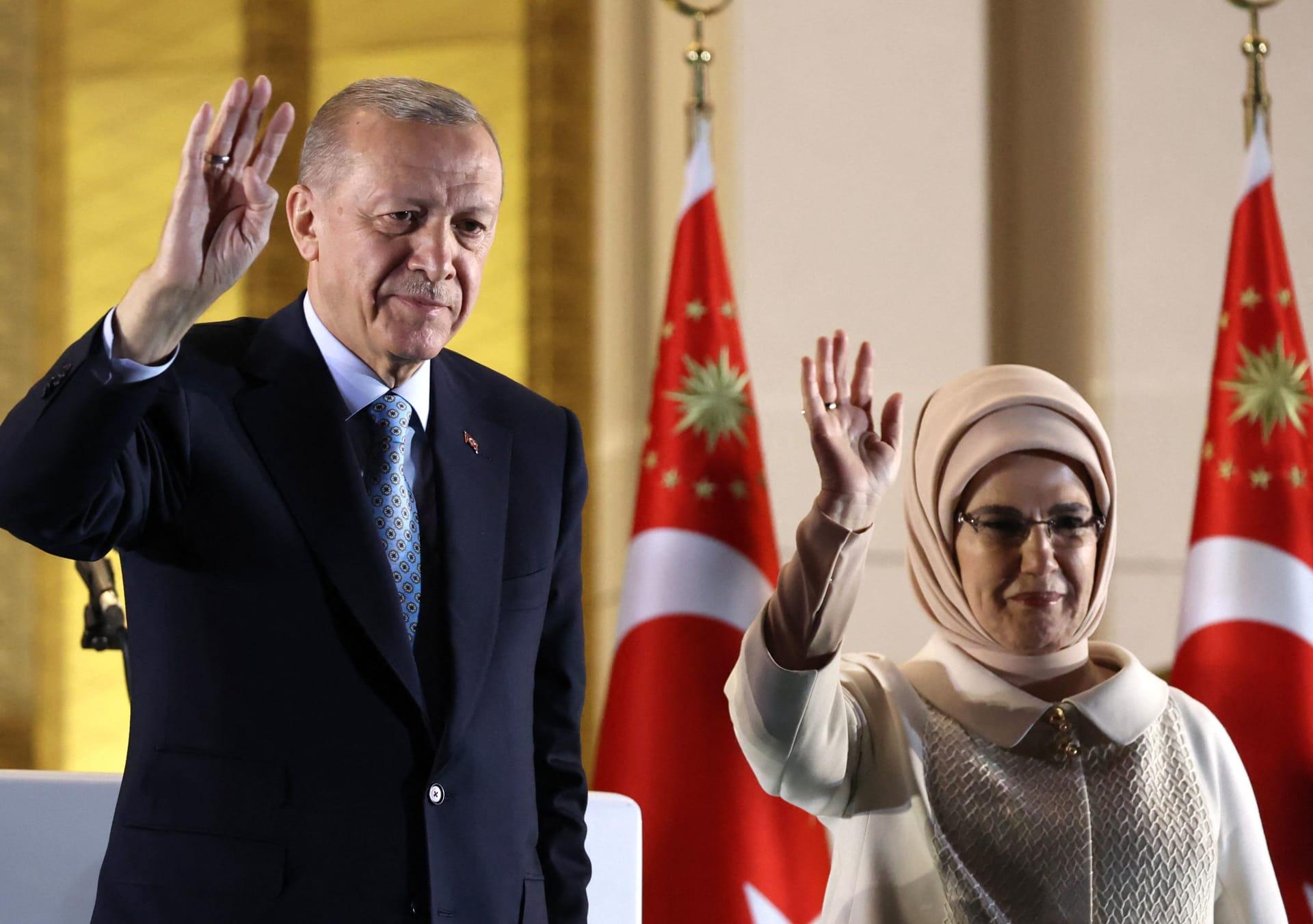 وزير يمني سابق واصفاً أردوغان واستحقاقه للرئاسة: نشيط ويحب الأطفال