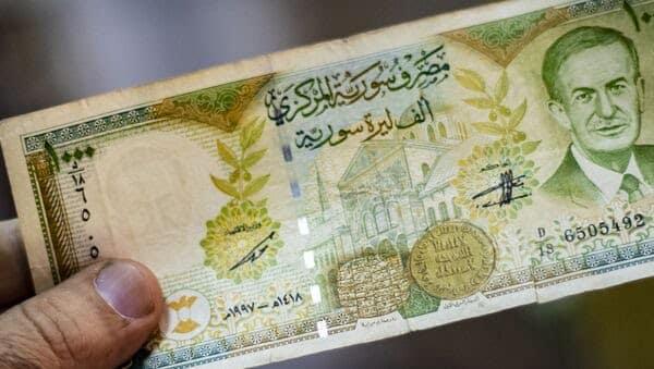 الليرة السورية تتكبد خسائر جديدة وتسجل مستويات قياسية