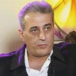 الكاتب السوري سامر رضوان يُوجِّه انتقاداً لاذعاً لـ"الفنانين" الذين التقوا بشار الأسد