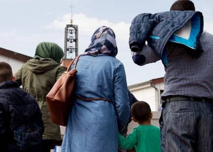 السوريون يطرقون أبواب إدلب وحلب هرباً من جحيم الأسد.. هجرة البحث عن الحياة