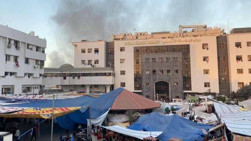 الجيش الإسرائيلي يُجدِّد قصفه مجمع الشفاء الطبي في قطاع غزة
