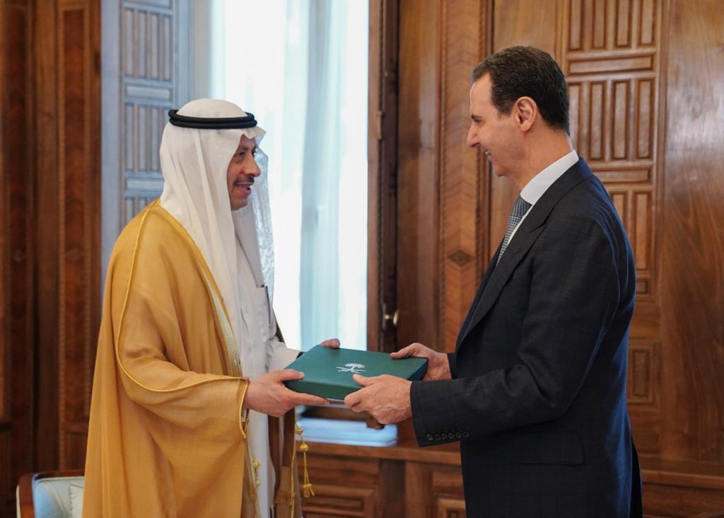 كيف عبّر سفير السعودية بالأردن عن سعادته بلقاء بشار الأسد؟!