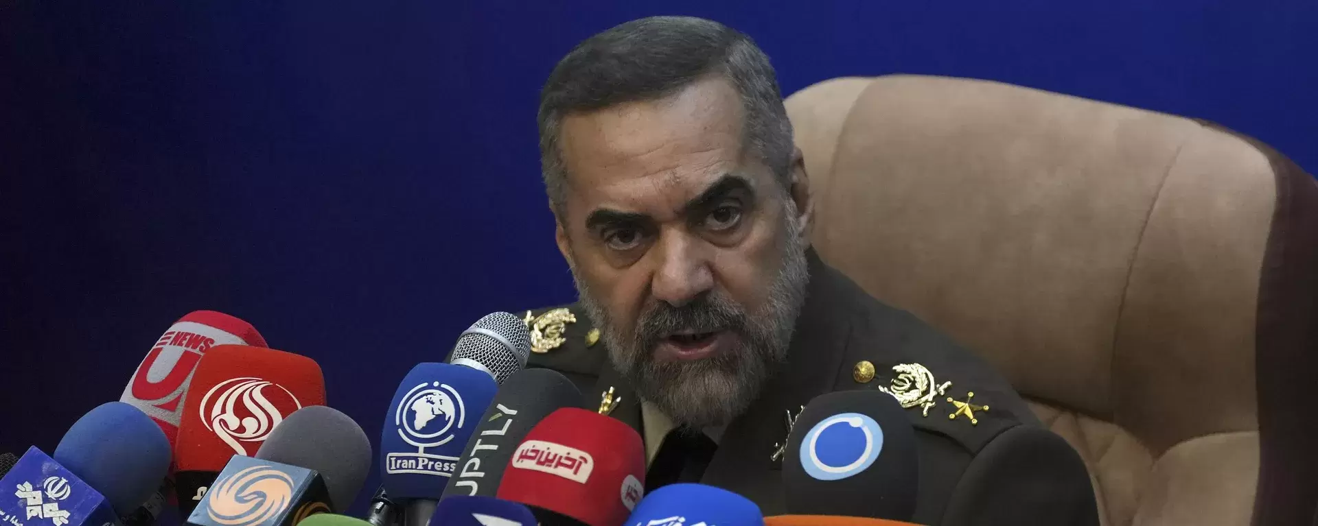 إيران تتعهد بتطوير "الصناعات الدفاعية" لقوات نظام الأسد