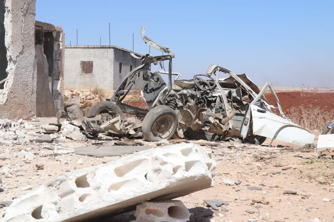 قذائف النظام السوري تصيب مدنياً وتحرق سيارته في "كفر نوران" بريف حلب