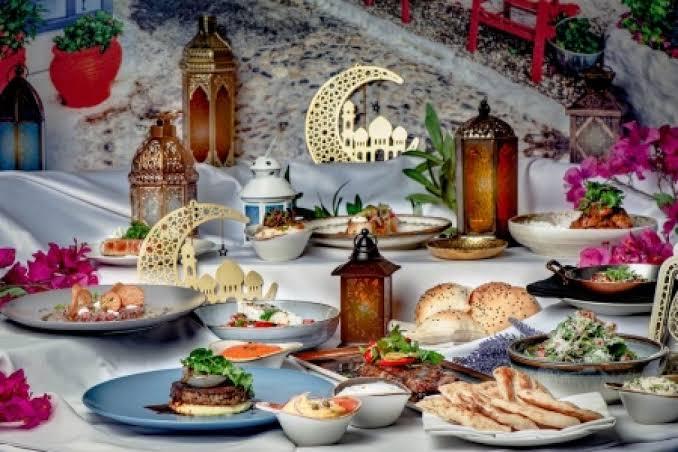 موائد خجولة وأطباق غيَّبها الغلاء عن وجبات الإفطار الأولى في حمص