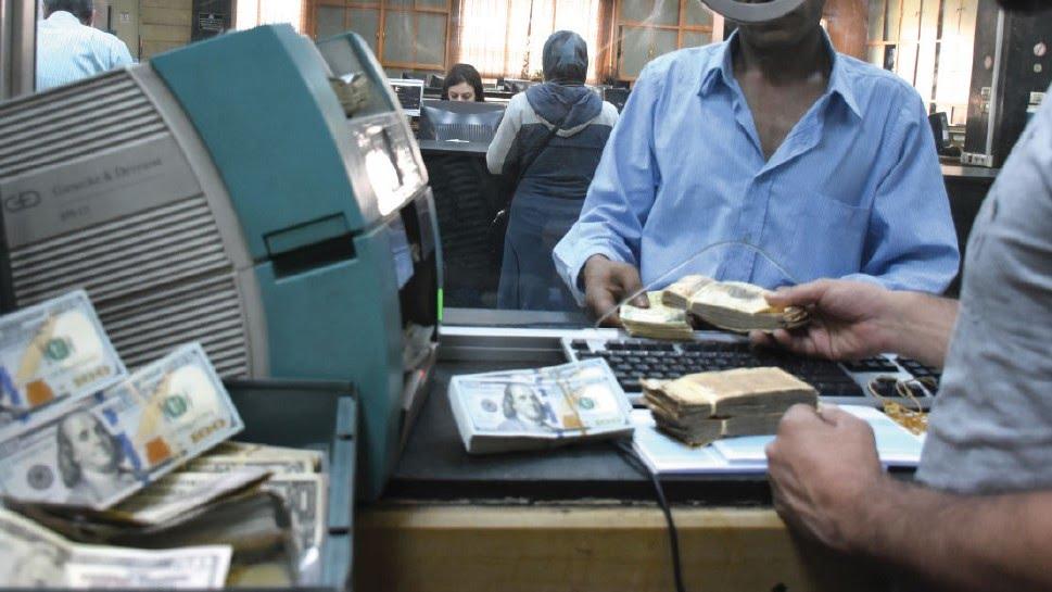 الحوالات الخارجية تنعش الأسواق في مناطق سيطرة النظام السوري