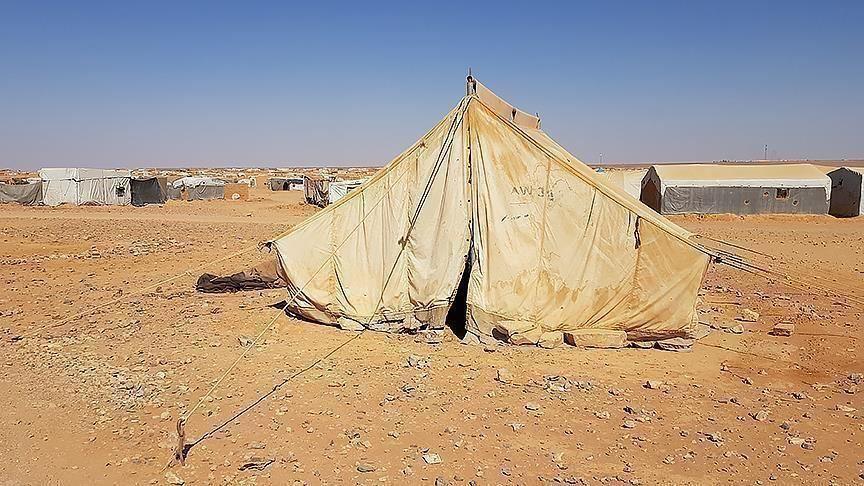 رغم أوضاعه المأساوية.. الأردن يُرحِّل سوريين إلى مخيم الركبان
