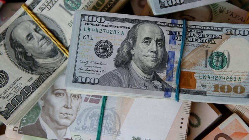 سعر صرف الليرة السورية والتركية مقابل الدولار اليوم الثلاثاء 26/ 3/ 2024